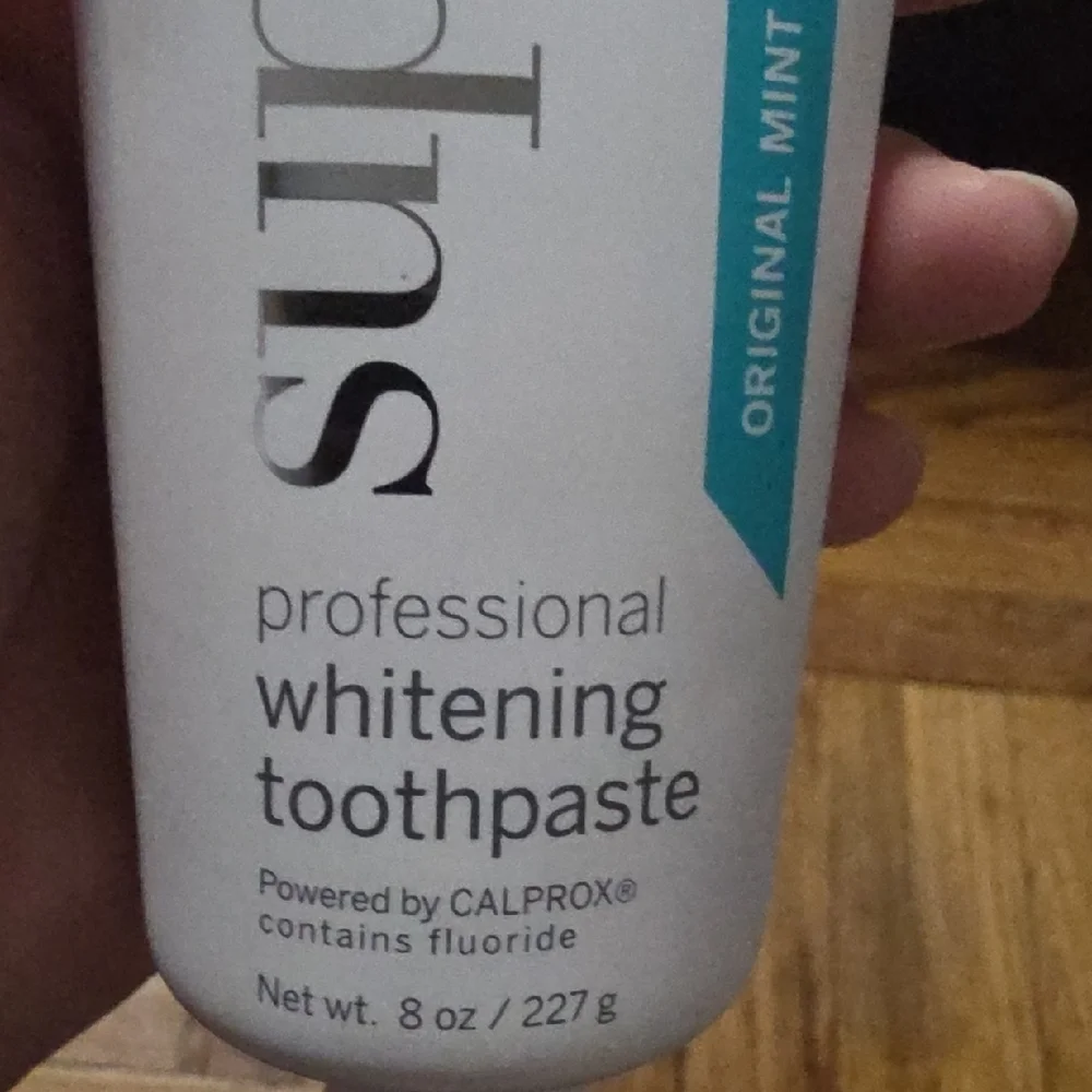 Whitening Toothpaste - White and Blue - Picture 3 of 4